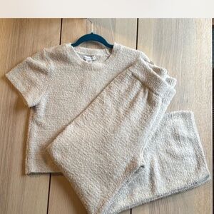 cupcakes & cashmere Cream Women’s Sweater Set
